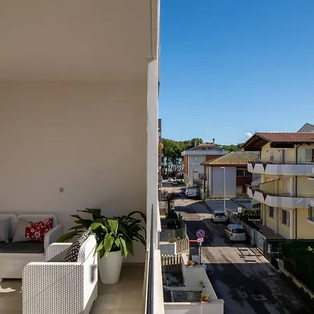 Albamare Apartment *